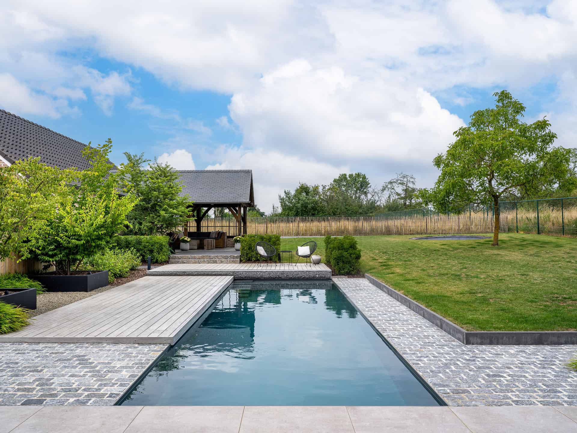 Rust, lijnen <br> en tijdloze materialen